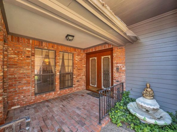 10211  Shadow Way , Dallas Texas 75243