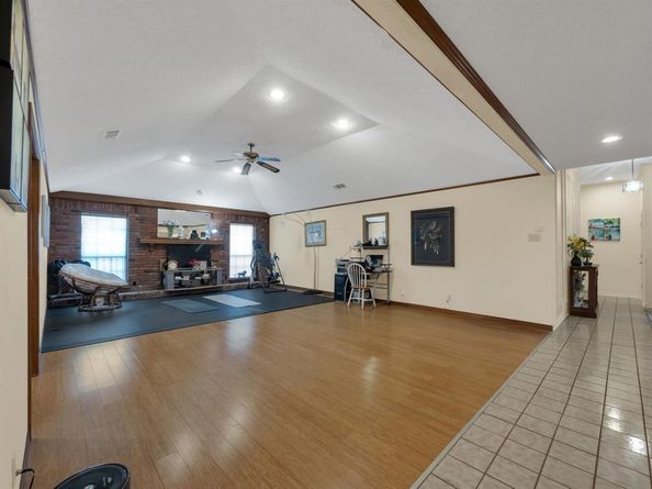 10211  Shadow Way , Dallas Texas 75243