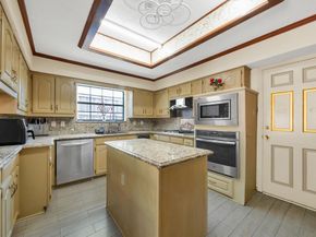 10211  Shadow Way , Dallas Texas 75243