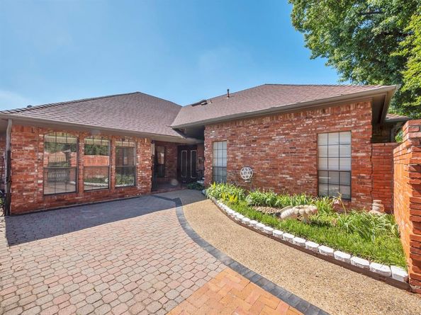 10211  Shadow Way , Dallas Texas 75243