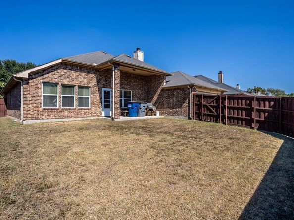 928  Trinity Drive , Lancaster Texas 75146