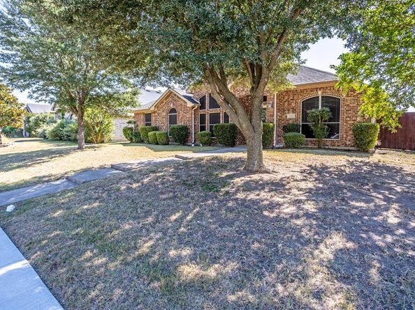 928  Trinity Drive , Lancaster Texas 75146