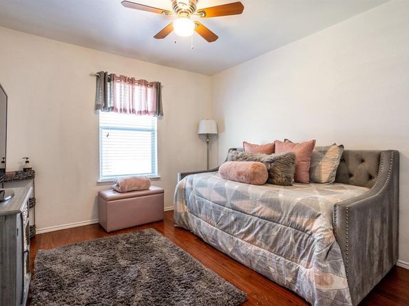 928  Trinity Drive , Lancaster Texas 75146