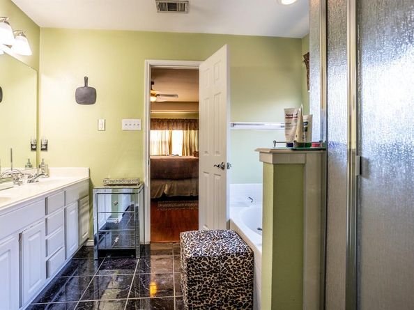 928  Trinity Drive , Lancaster Texas 75146