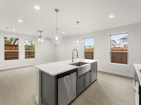 6949  Mustang Isle Drive , Dallas Texas 75228