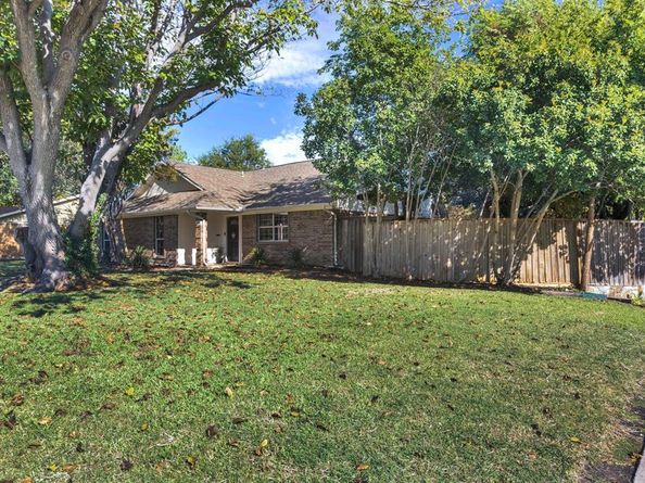 1748  Blossom Trail , Plano Texas 75074