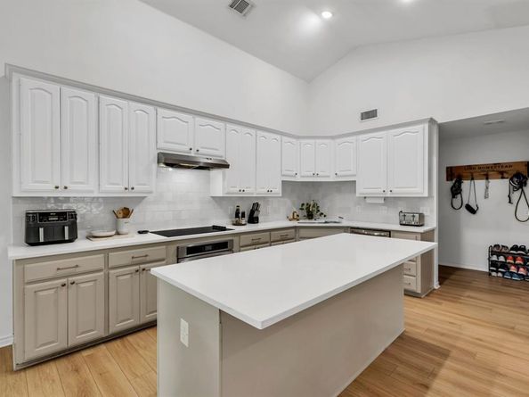 1748  Blossom Trail , Plano Texas 75074