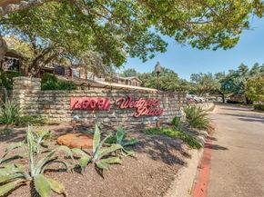 2505  Wedglea Drive  223, Dallas Texas 75211