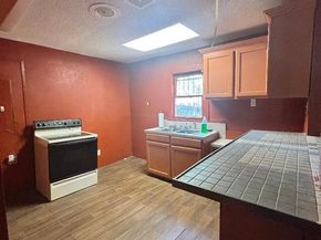 3801 E Berry Street , Fort Worth Texas 76105