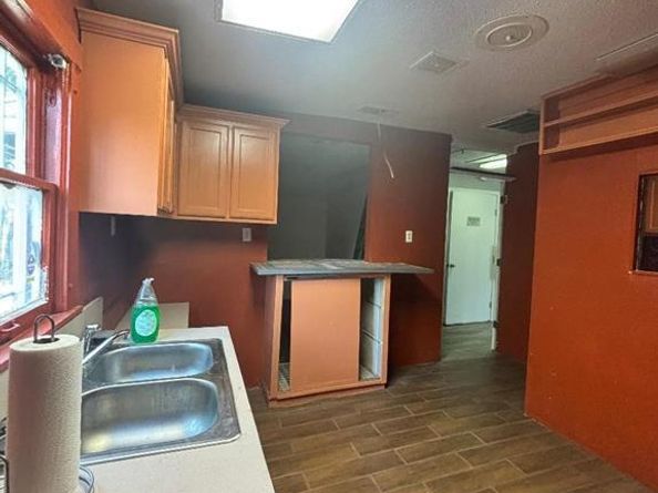 3801 E Berry Street , Fort Worth Texas 76105