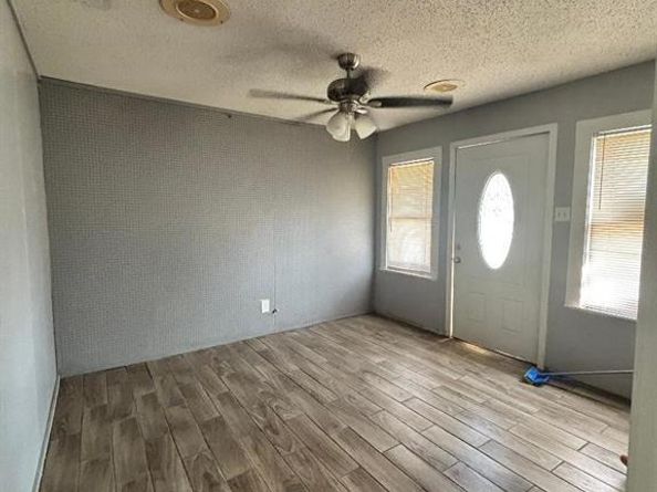 3801 E Berry Street , Fort Worth Texas 76105