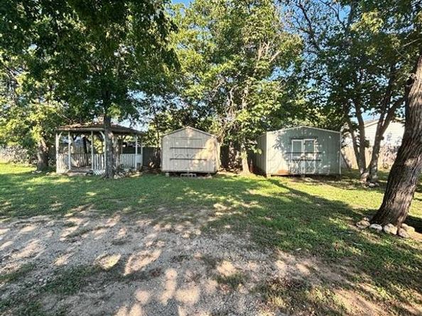 3801 E Berry Street , Fort Worth Texas 76105