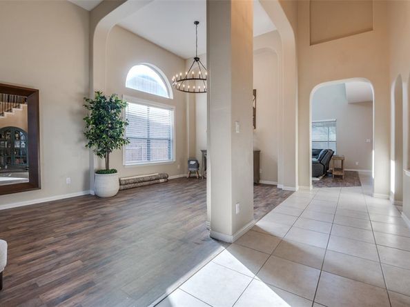 2743  Ponce De Leon  , Grand Prairie Texas 75054