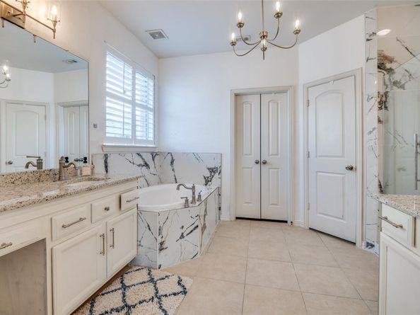 2743  Ponce De Leon  , Grand Prairie Texas 75054