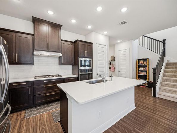 3123  Cliff Swallow Lane , Arlington Texas 76005