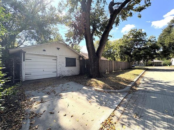 723  Woodrow Street , Arlington Texas 76012