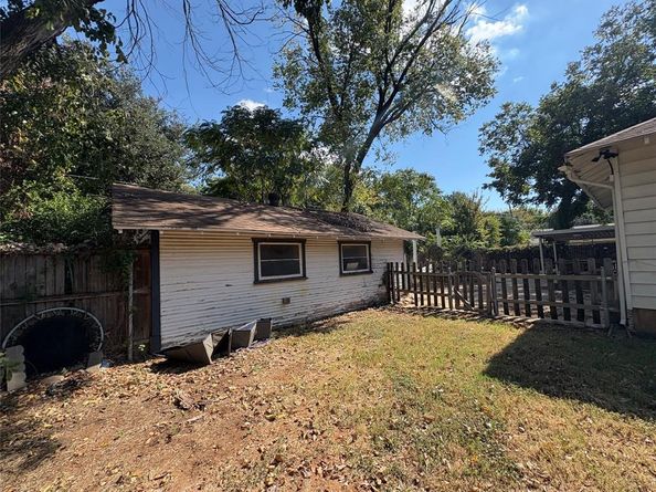 723  Woodrow Street , Arlington Texas 76012