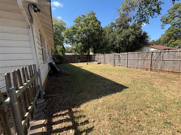 723  Woodrow Street , Arlington Texas 76012