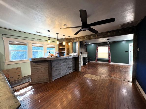 723  Woodrow Street , Arlington Texas 76012