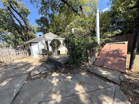 723  Woodrow Street , Arlington Texas 76012