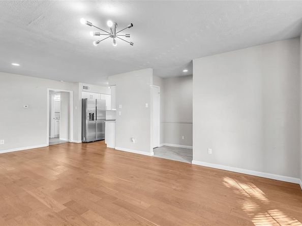5906  Marvin Loving Drive  106, Garland Texas 75043