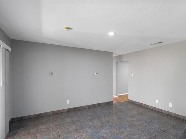 317 E Glendale Street , Crowley Texas 76036