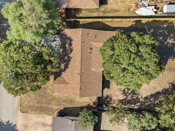 317 E Glendale Street , Crowley Texas 76036