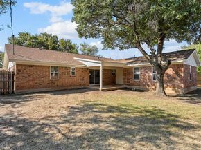 317 E Glendale Street , Crowley Texas 76036