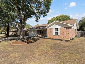 317 E Glendale Street , Crowley Texas 76036