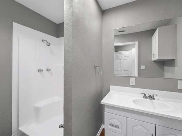 317 E Glendale Street , Crowley Texas 76036