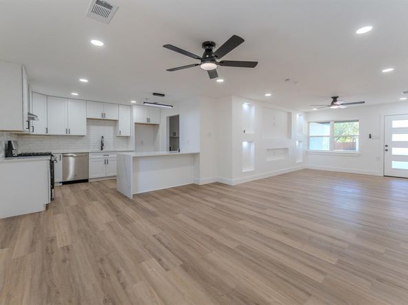 609  Warren Drive , Garland Texas 75042