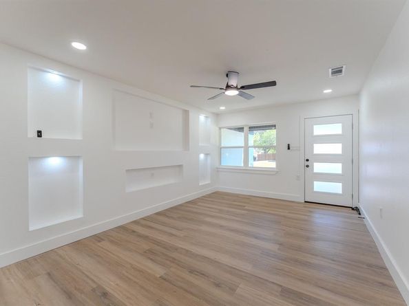 609  Warren Drive , Garland Texas 75042