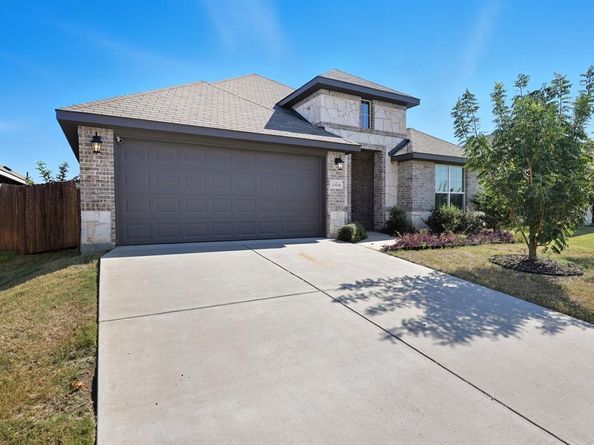 1204  Queens Brook Lane , Fort Worth Texas 76140