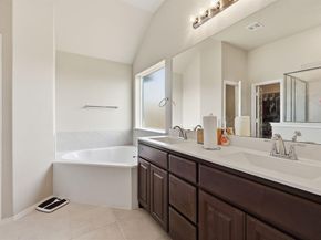 1204  Queens Brook Lane , Fort Worth Texas 76140