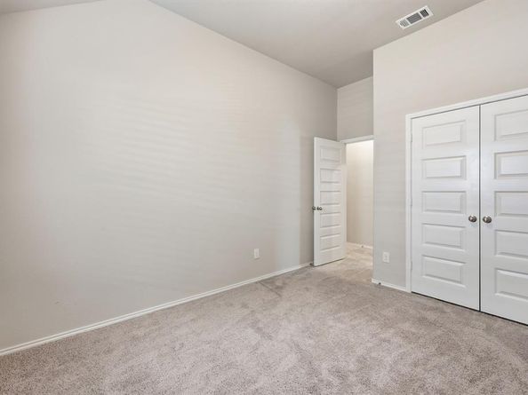 1204  Queens Brook Lane , Fort Worth Texas 76140