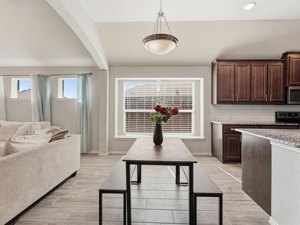 1204  Queens Brook Lane , Fort Worth Texas 76140