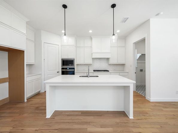 806  Kendall Lane , Celina Texas 75009