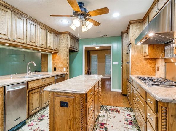 1309  Driftwood Drive , Euless Texas 76040