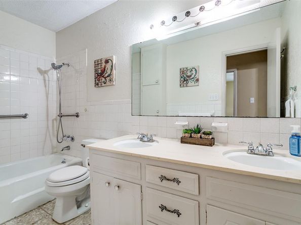 1309  Driftwood Drive , Euless Texas 76040