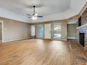 801  Wood Glen , DeSoto Texas 75115