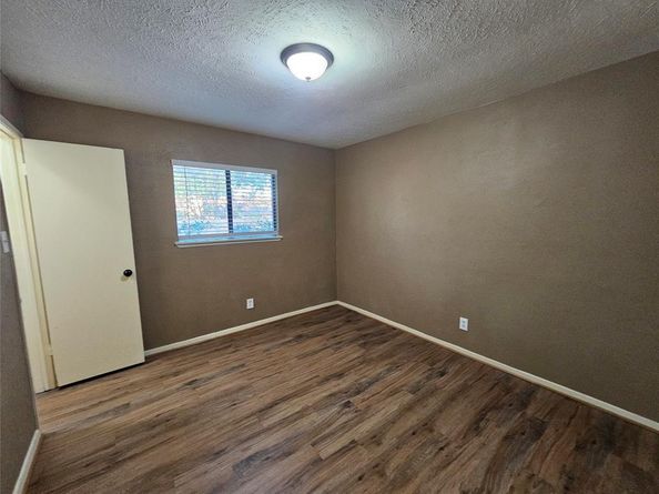 801  Wood Glen , DeSoto Texas 75115