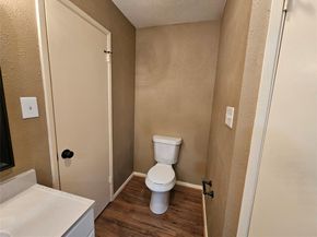 801  Wood Glen , DeSoto Texas 75115