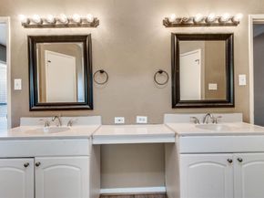 801  Wood Glen , DeSoto Texas 75115