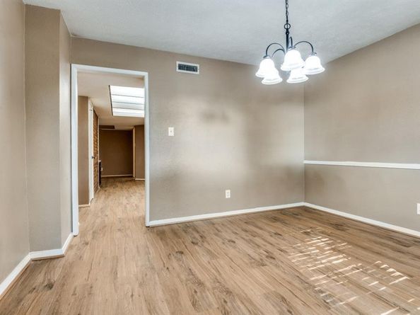 801  Wood Glen , DeSoto Texas 75115