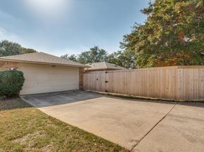801  Wood Glen , DeSoto Texas 75115
