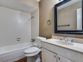 801  Wood Glen , DeSoto Texas 75115