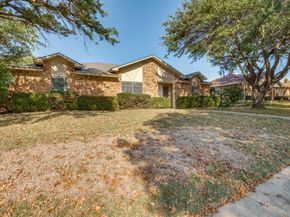 801  Wood Glen , DeSoto Texas 75115