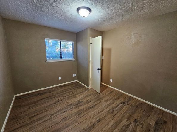 801  Wood Glen , DeSoto Texas 75115