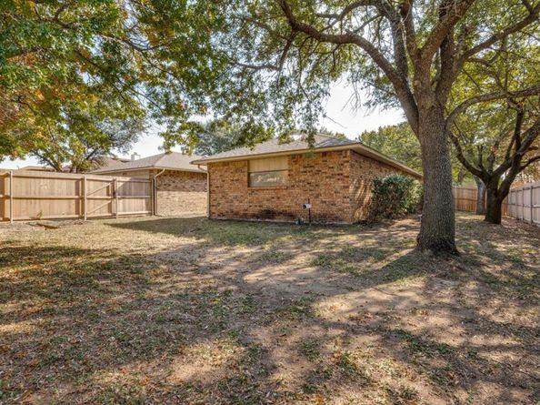 801  Wood Glen , DeSoto Texas 75115