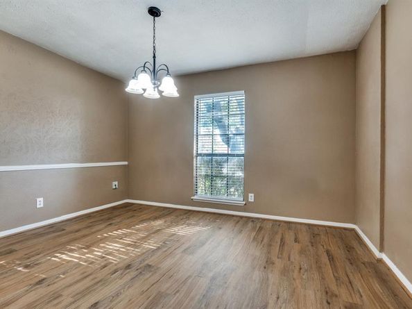 801  Wood Glen , DeSoto Texas 75115